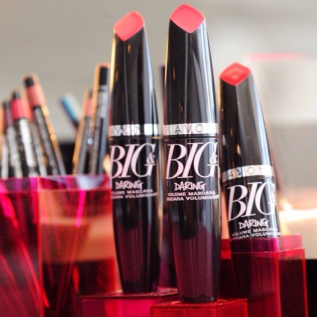 Weekends are short, but your lashes don’t have to be. #TGIF #DareToBeBold