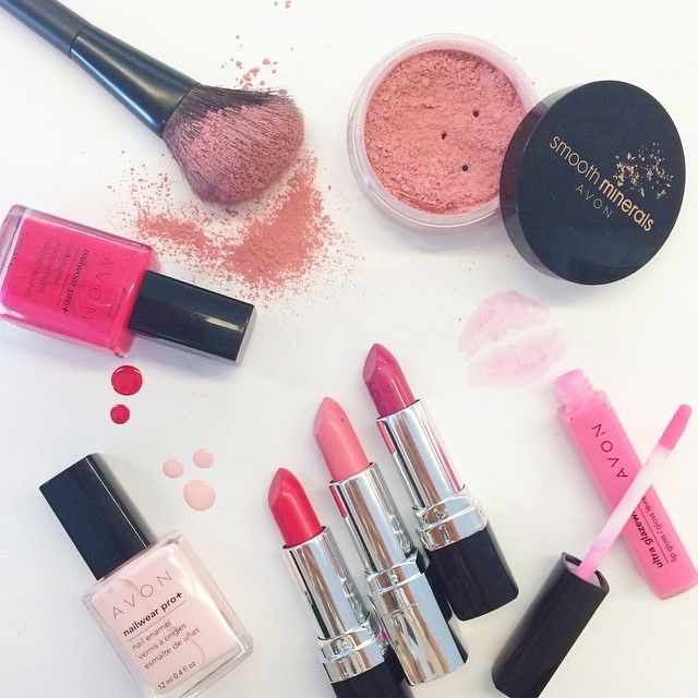 Feeling #prettyinpink while playing around with our favorite rosy #beauty products!